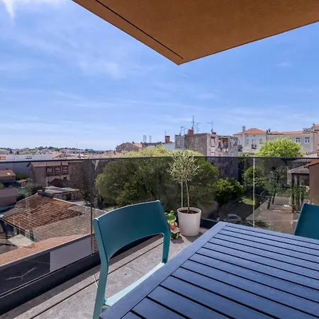 New Modern Mima * Pula