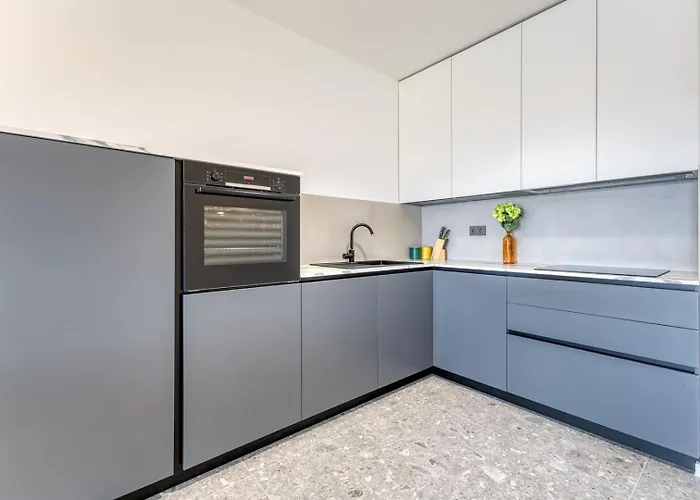 New Modern Mima Apartman