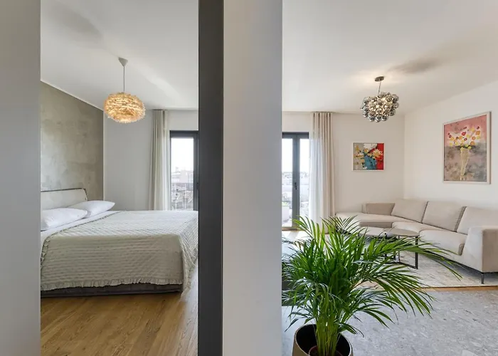 New Modern Mima * Pula