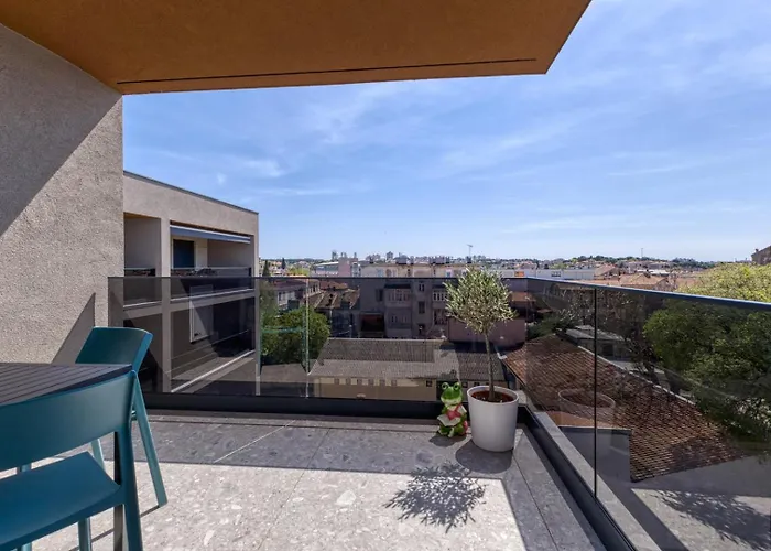 New Modern Mima Apartman *